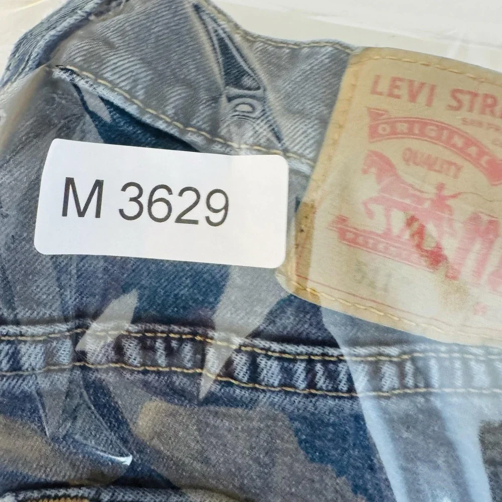 Levis wash 33x33